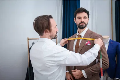 The Ultimate Guide to Men’s Summer Style 2025: Outfits, Colors & Fabrics